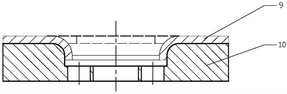 A magnetic pulse forming device and method for small-diameter flanging holes in aluminum alloy plates