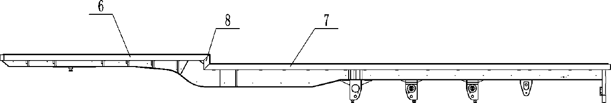 Gooseneck trailer longitudinal beam spliced in segmented manner, trailer frame and trailer