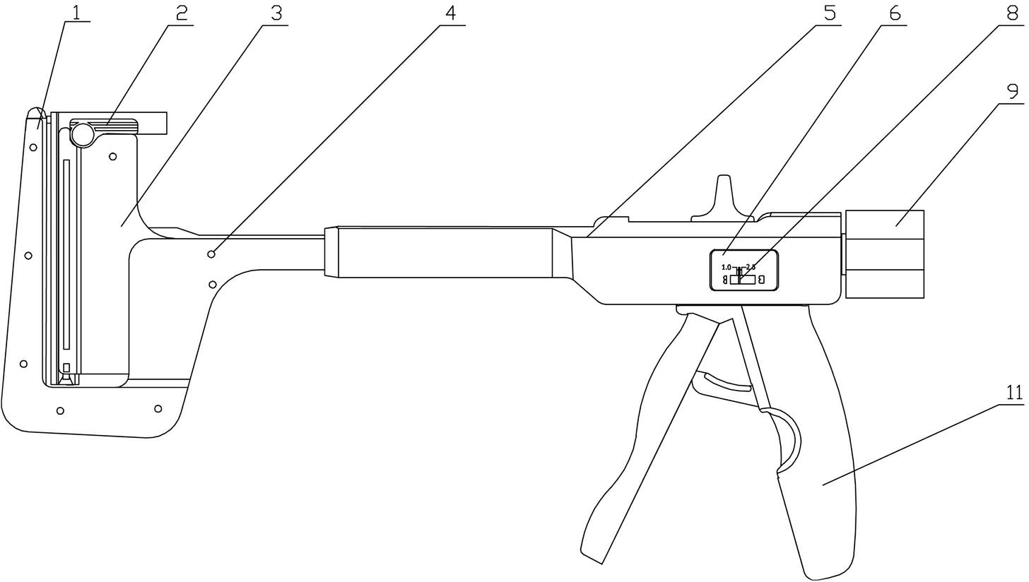 Accurate closed space indicating device for anastomat and stitching instrument and indication method thereof