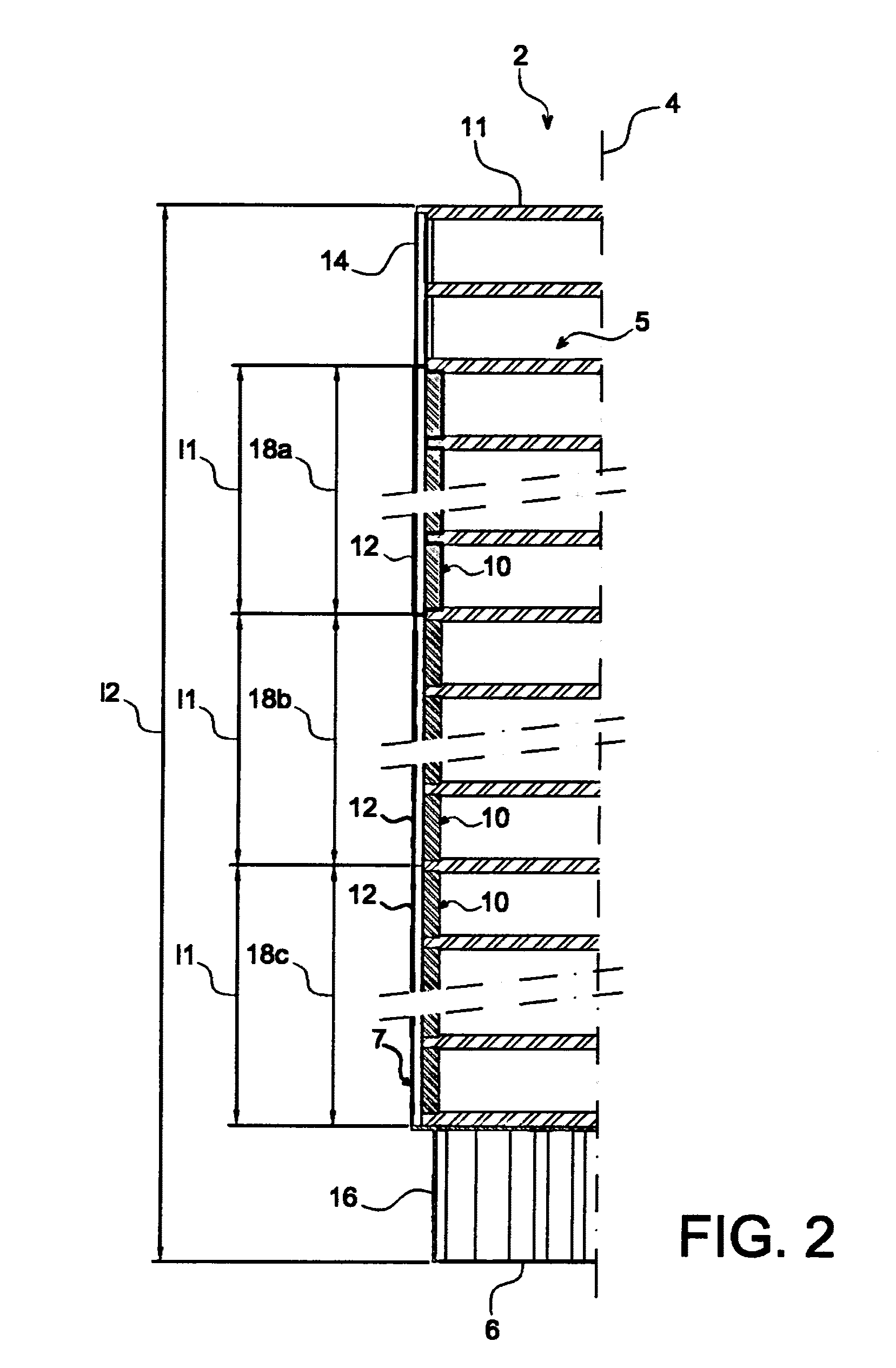 Container for the transport and/or storage of nuclear materials, the container comprising a mobile heat conduction structure