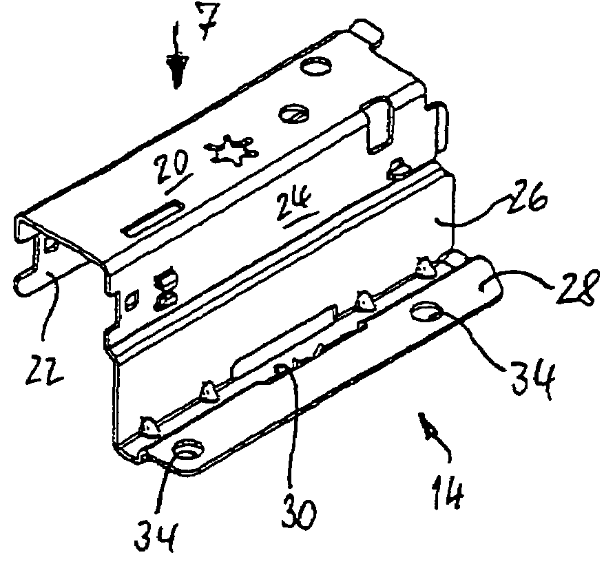 Arrangement for connecting a drawer frame to the bottom of a drawer