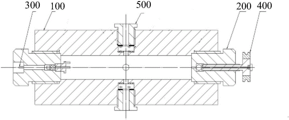 Closed bomb vessel for plasma diagnosis and density control method thereof