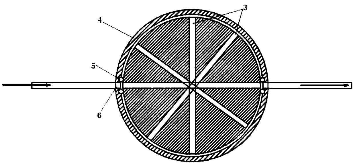 Online drug cleaning device for filtering system and online drug cleaning method