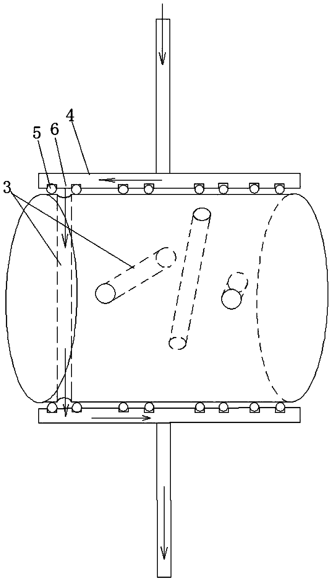 Online drug cleaning device for filtering system and online drug cleaning method