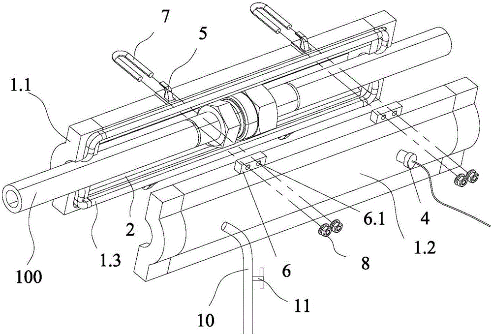 Pipeline leakage detection device and detection method