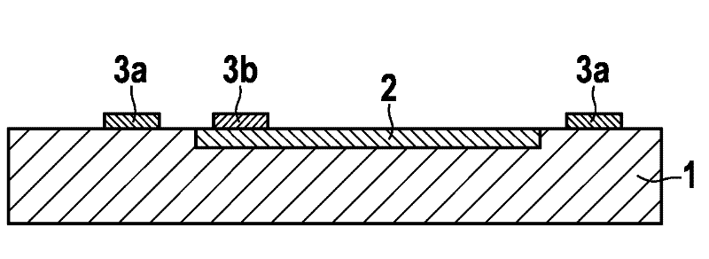 Contact arrangement for establishing a spaced, electrically conducting connection between microstructured components