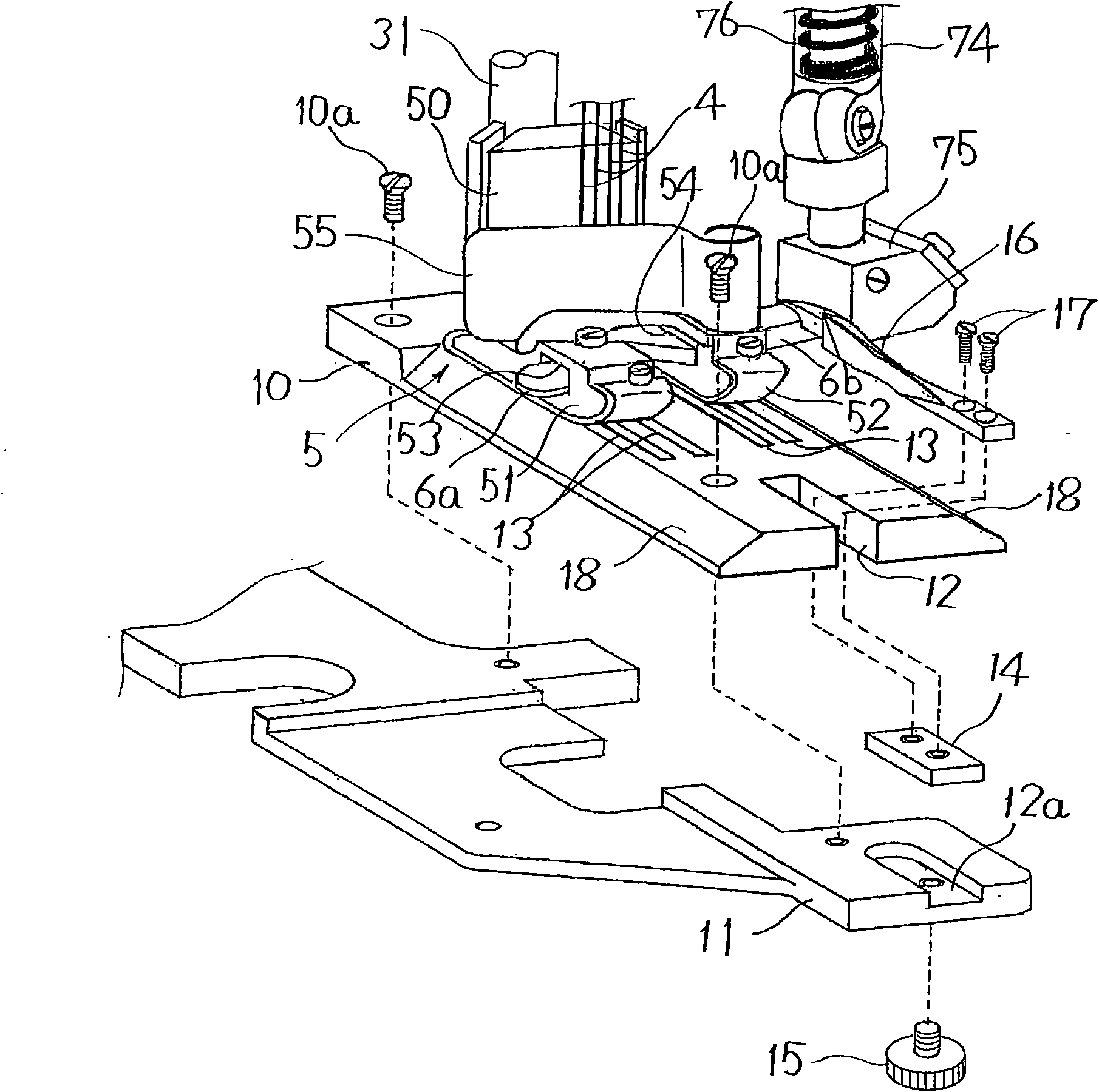 Double-chain stitch sewing machine having box-shaped bed