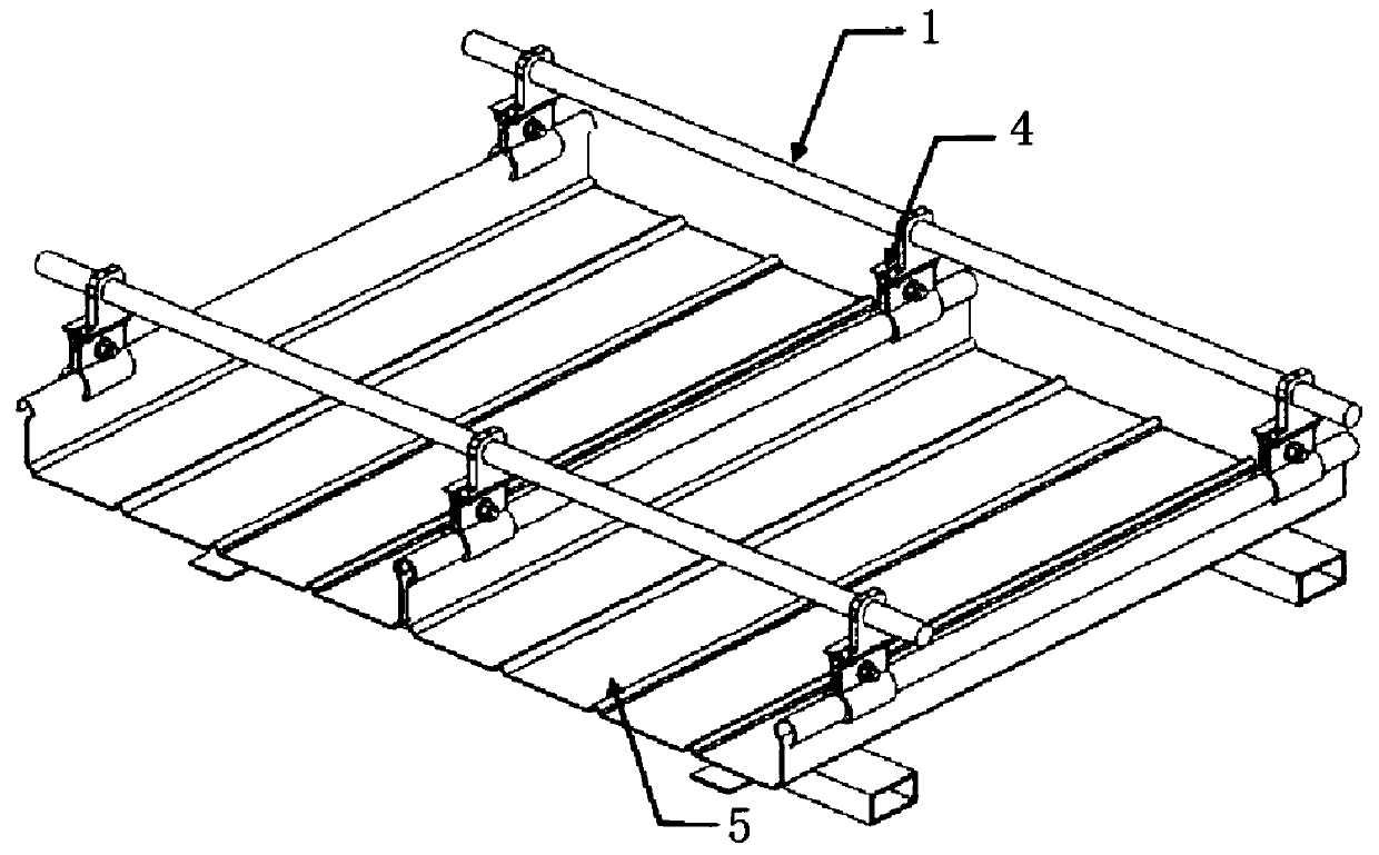 Metal roof plate reinforcing device with monitoring function