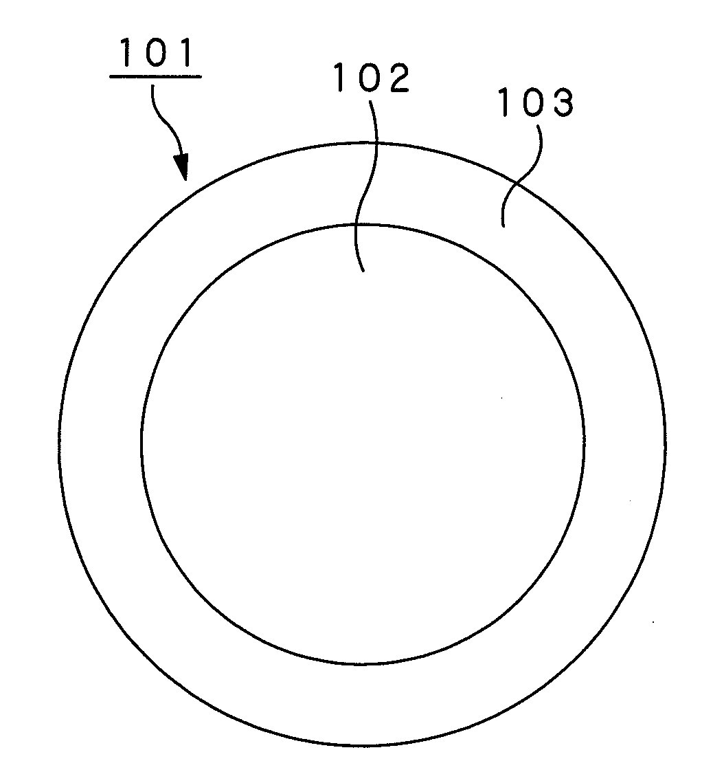 Conductive particle, anisotropic conductive interconnection material that uses the conductive particle, and method for producing the conductive particle