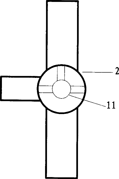 Self-balanced connected device for collecting separated liquid in use for electrophoresis of free stream