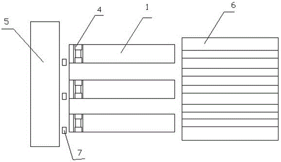 An aluminum profile forming device