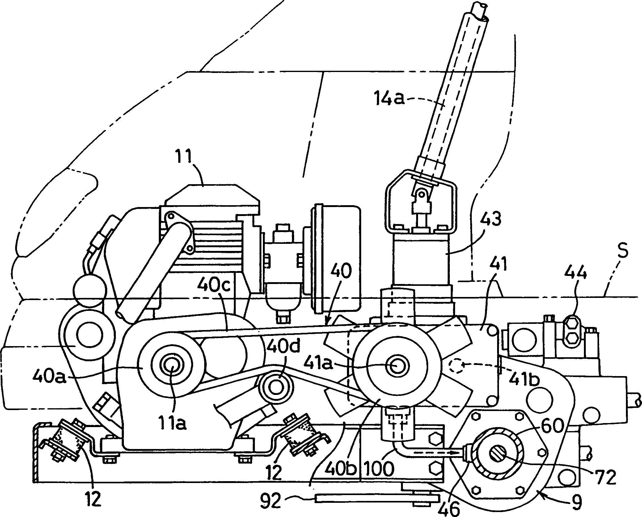 Implanting machine in paddy field