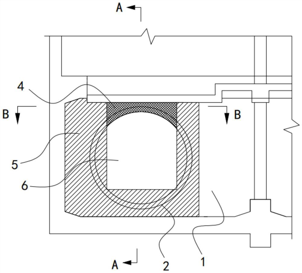 Tunnel portal structure of shield interval