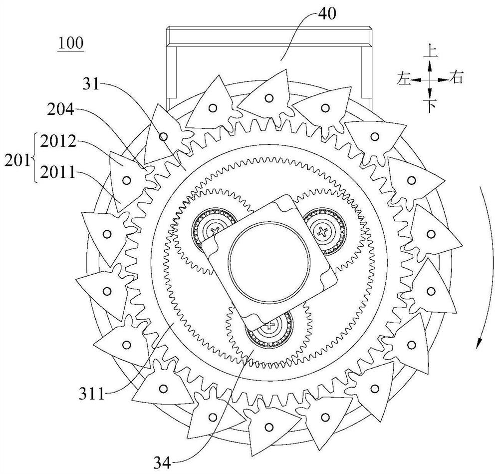 Traveling device and moving chassis