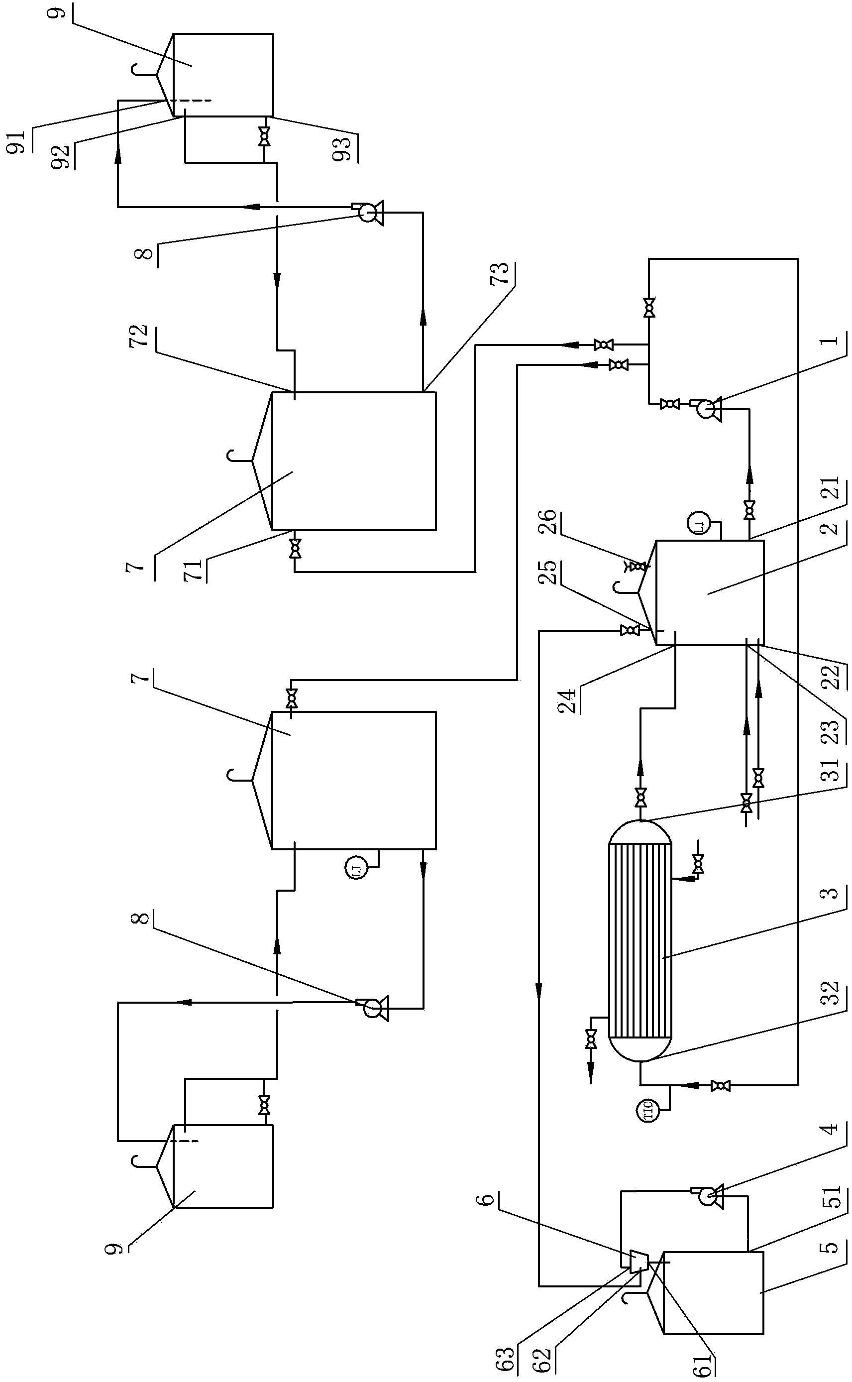 Decolouring method of prepared aqueous nitric acid solution