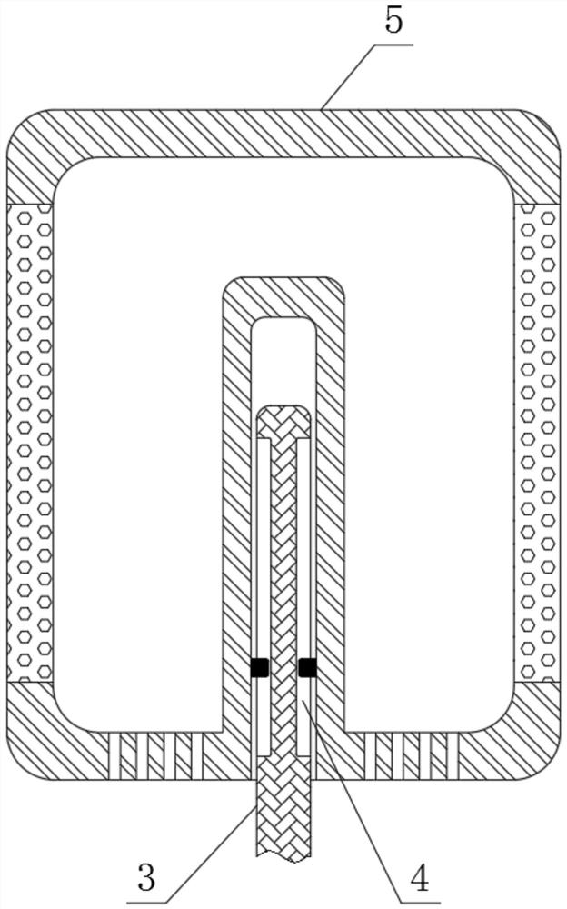 Medical instrument cleaning and disinfecting device capable of automatically adding disinfectant