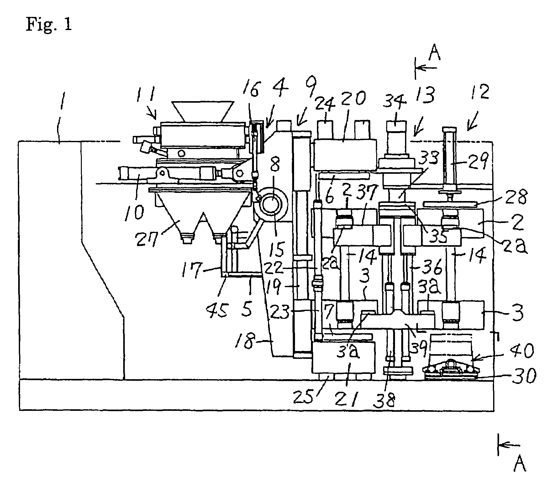 Method and apparatus for molding an upper and a lower mold having no flask, and a method for replacing a match plate used therefor