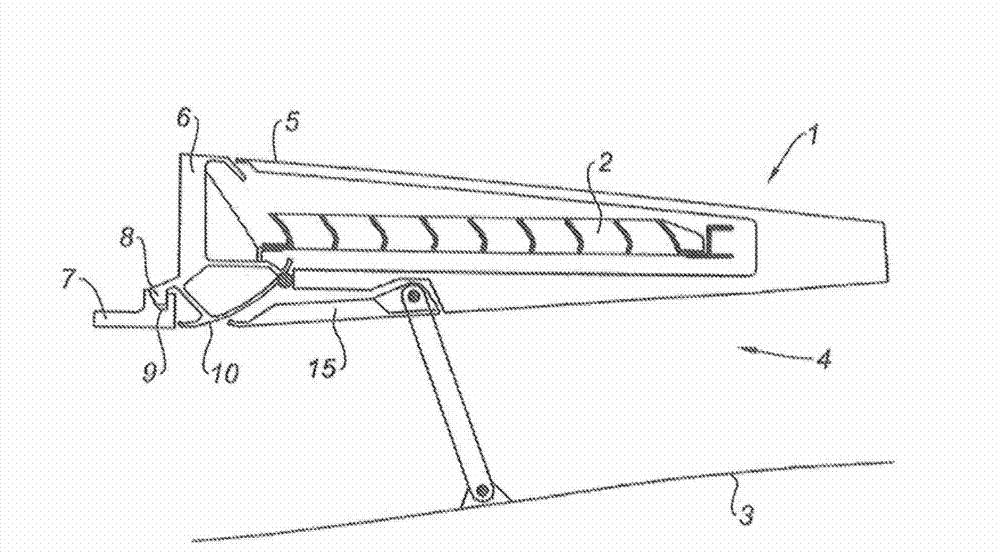 Thrust reverser having aerodynamic coupling for front frame