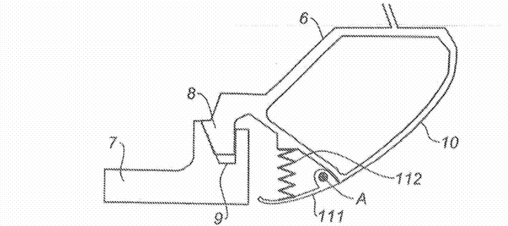 Thrust reverser having aerodynamic coupling for front frame