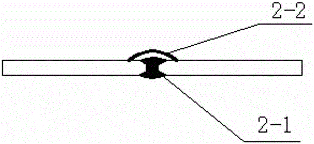 Self-repairing type double-layer oil tank