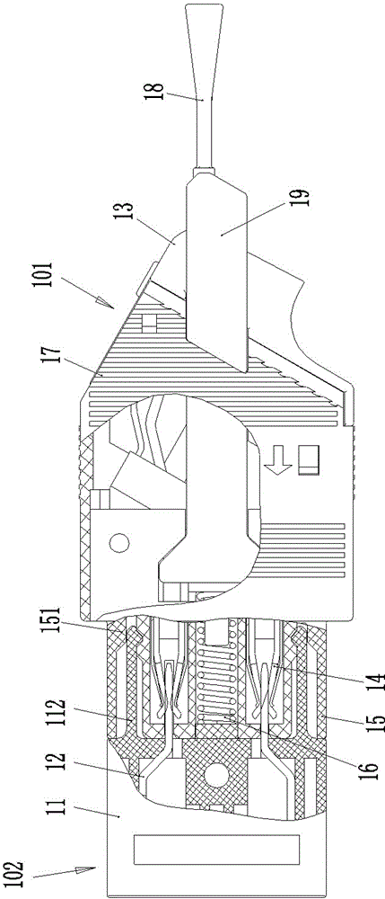 Self-disassembly prevention plug and electrical connector assembly using the plug