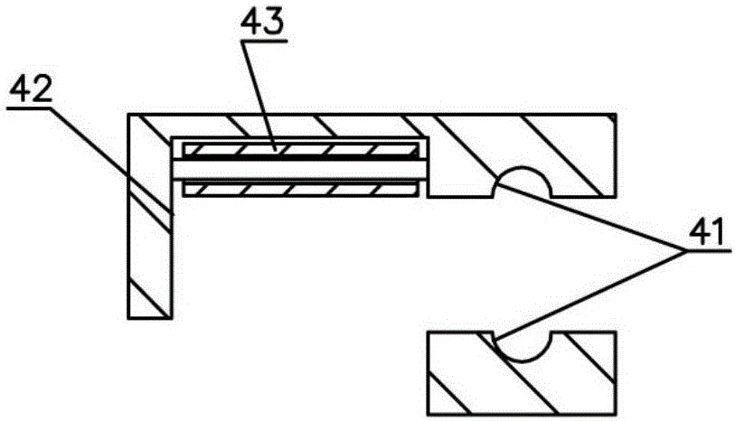 Pedestrian crossing energy-saving elevator with U-shaped tracks