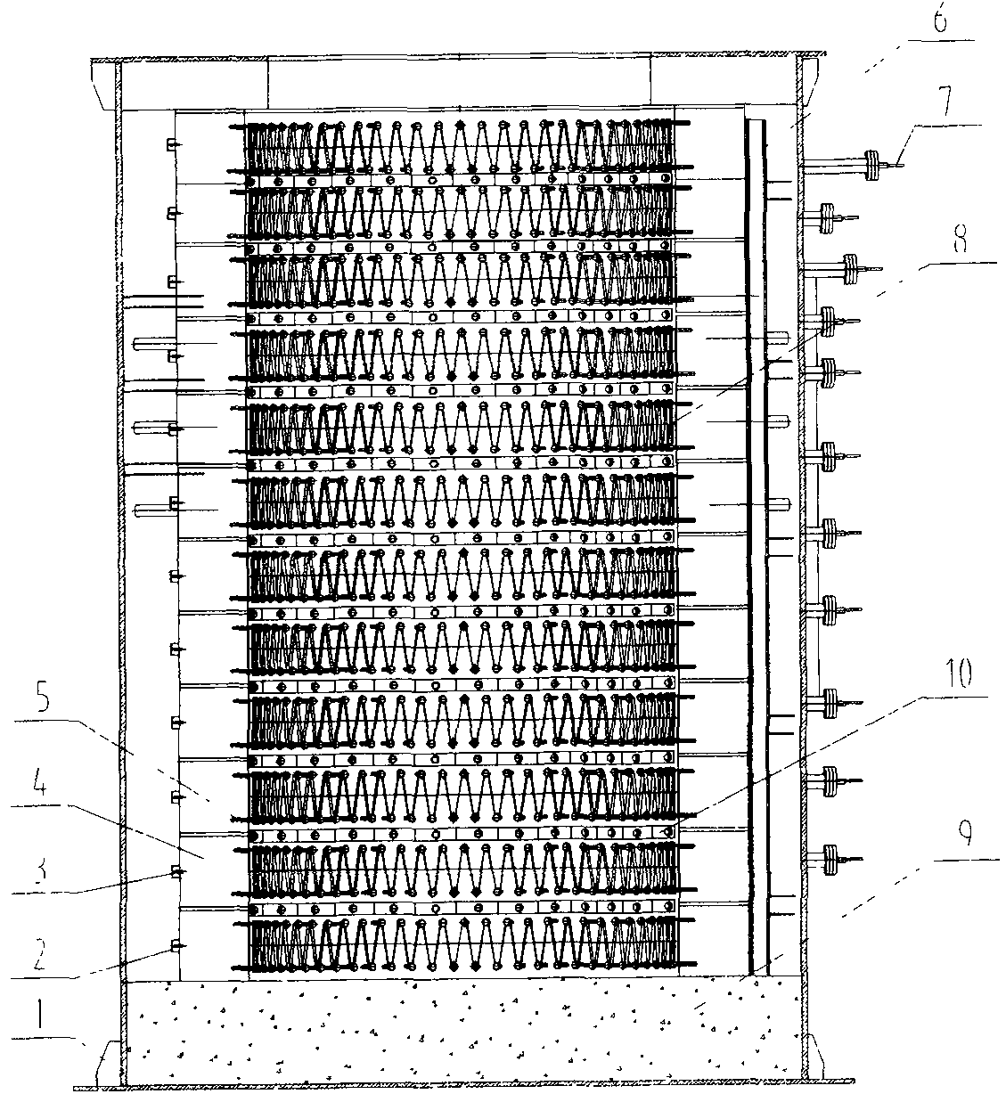 Vacuum heating furnace for smelting spongy titanium and spongy zirconium