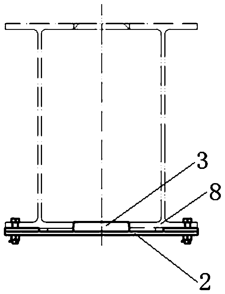 Middle beam reinforcing structure for rail wagon and wagon frame