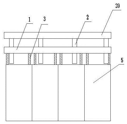 Arc-shaped door for linear extraction cutting room