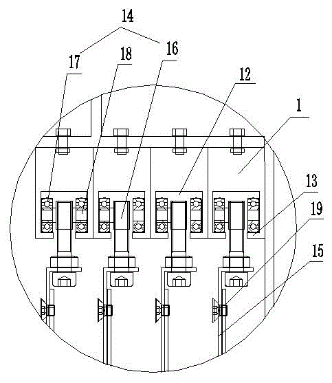 Arc-shaped door for linear extraction cutting room