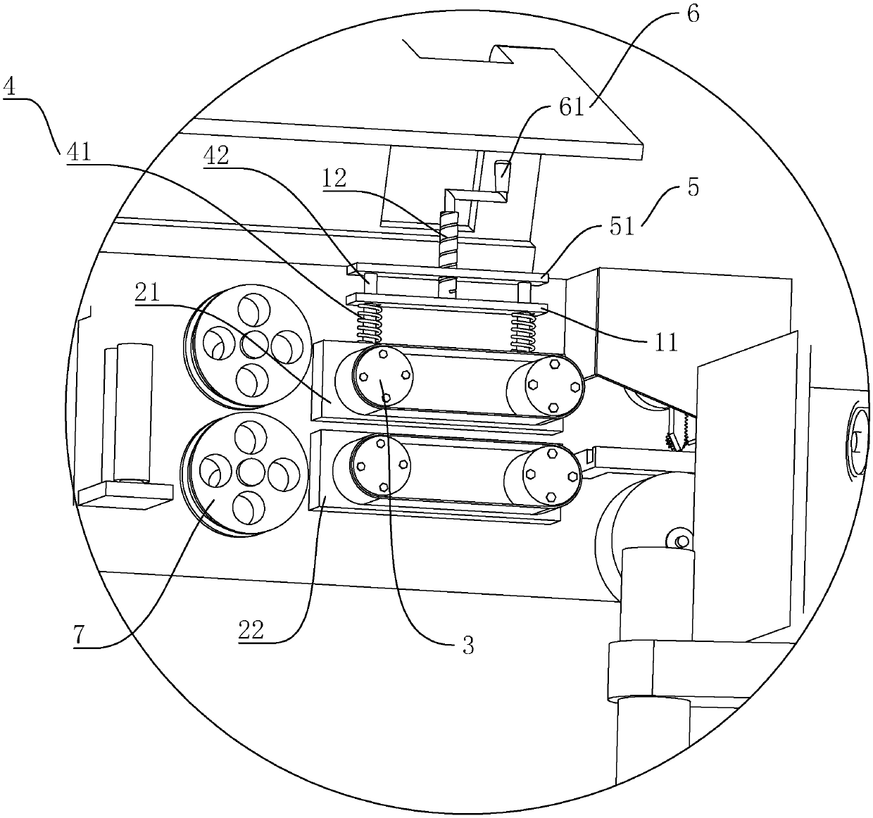 Servo cable cutting machine and cable conveying device thereof