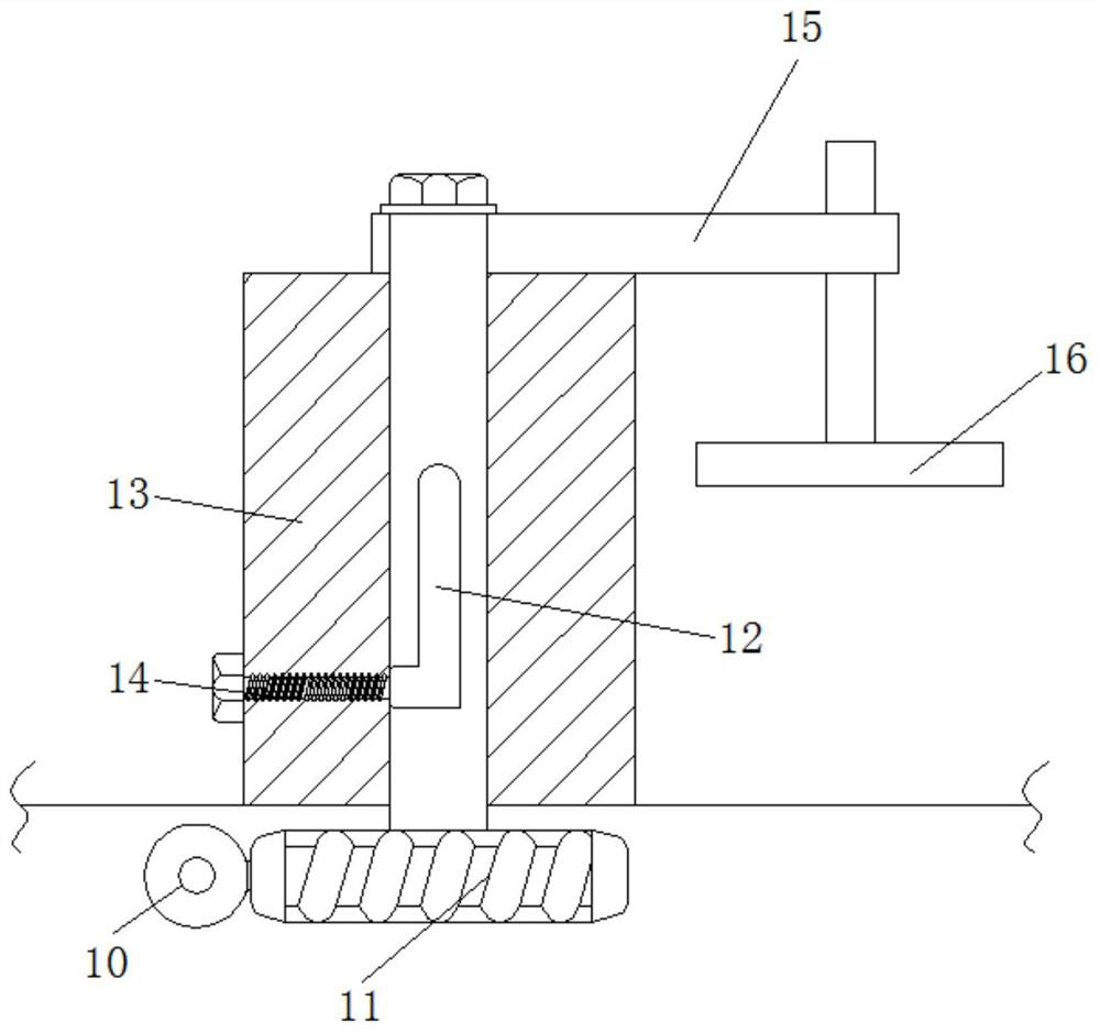 Non-setting adhesive label die cutting device with convenient operation performance