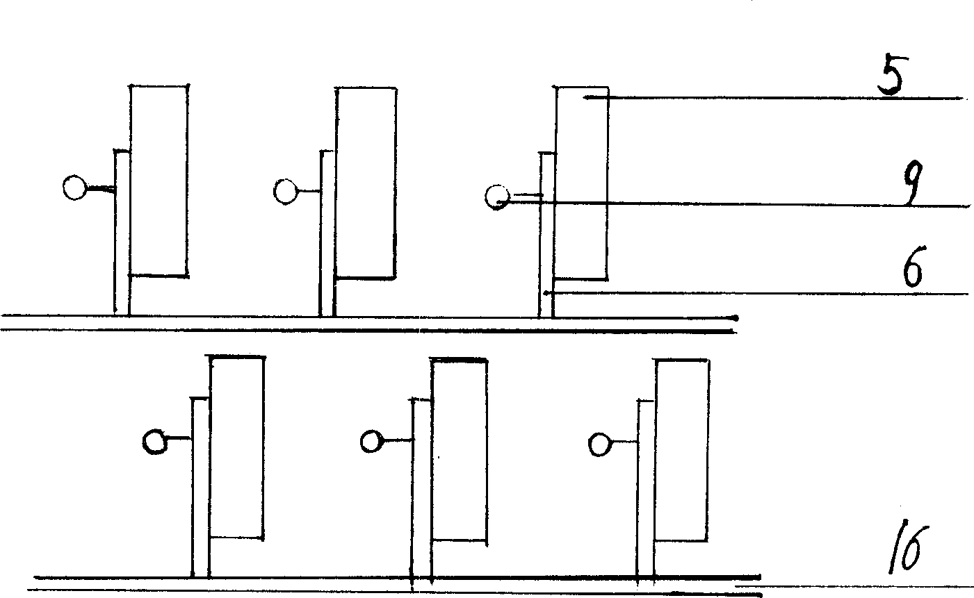 Under ring spindle device for spinning filament covered yarn