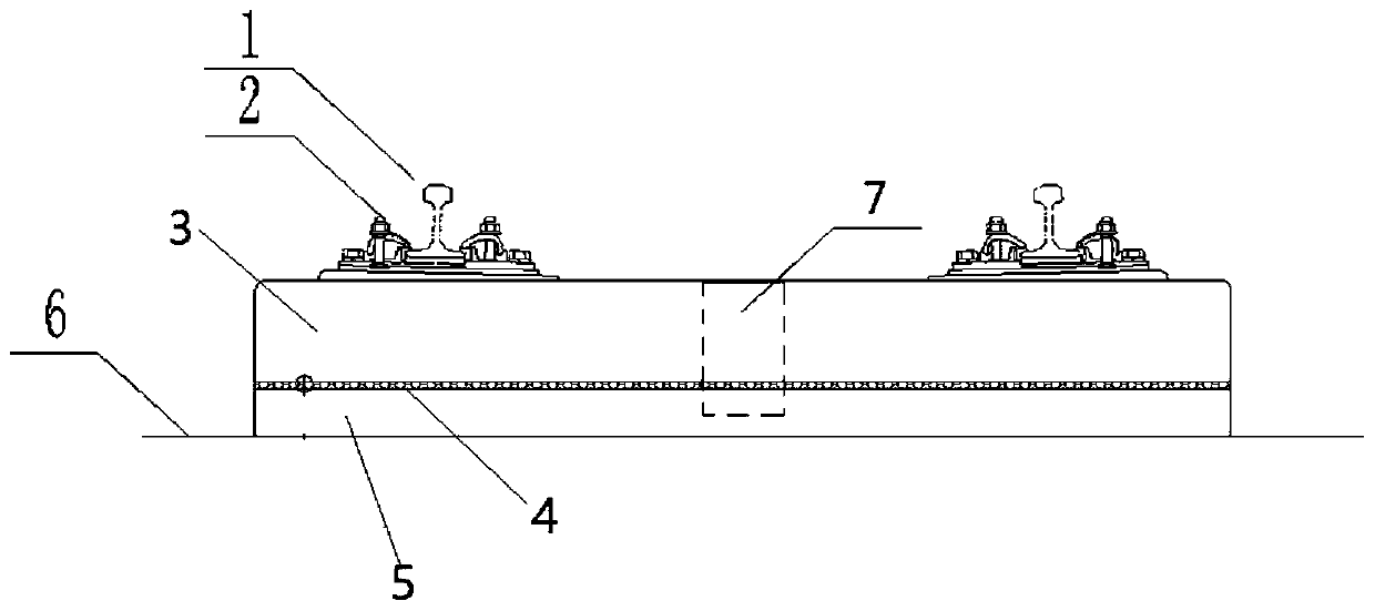 Assembly type track and cushion structure thereof