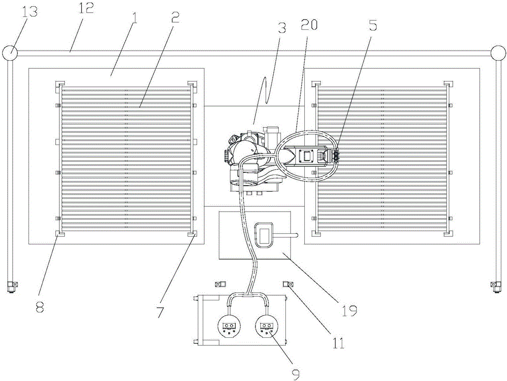 Automatic gluing device