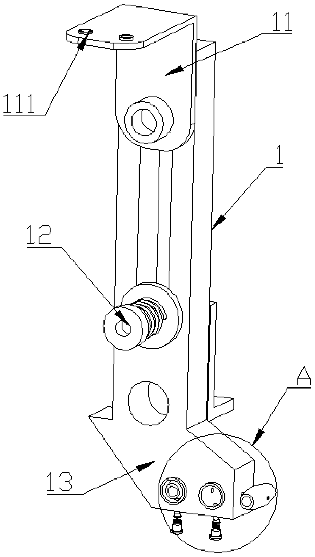 Self-adaptive yarn feeding device capable of smoothly producing yarns at high speed