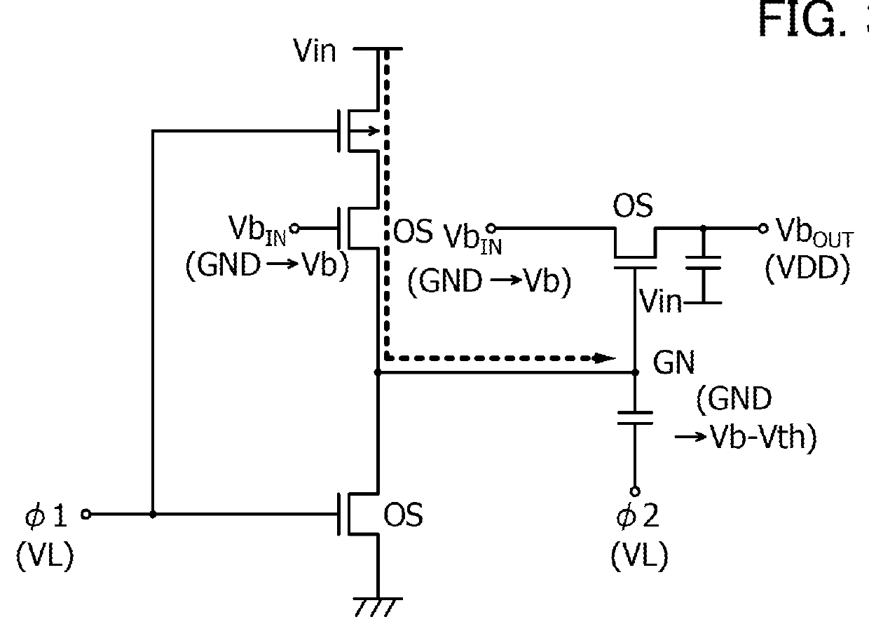 Semiconductor device including transistor whose gate is electrically connected to capacitor