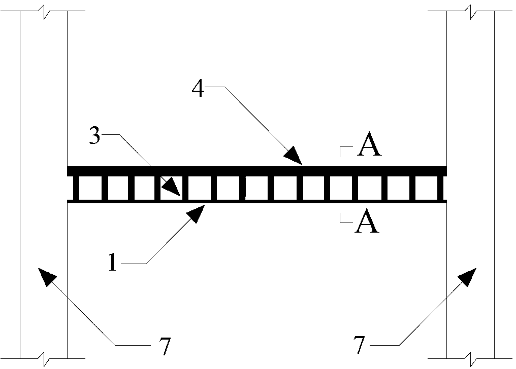 Embedded steel-encased high-intensity concrete combined beam with toggle pins