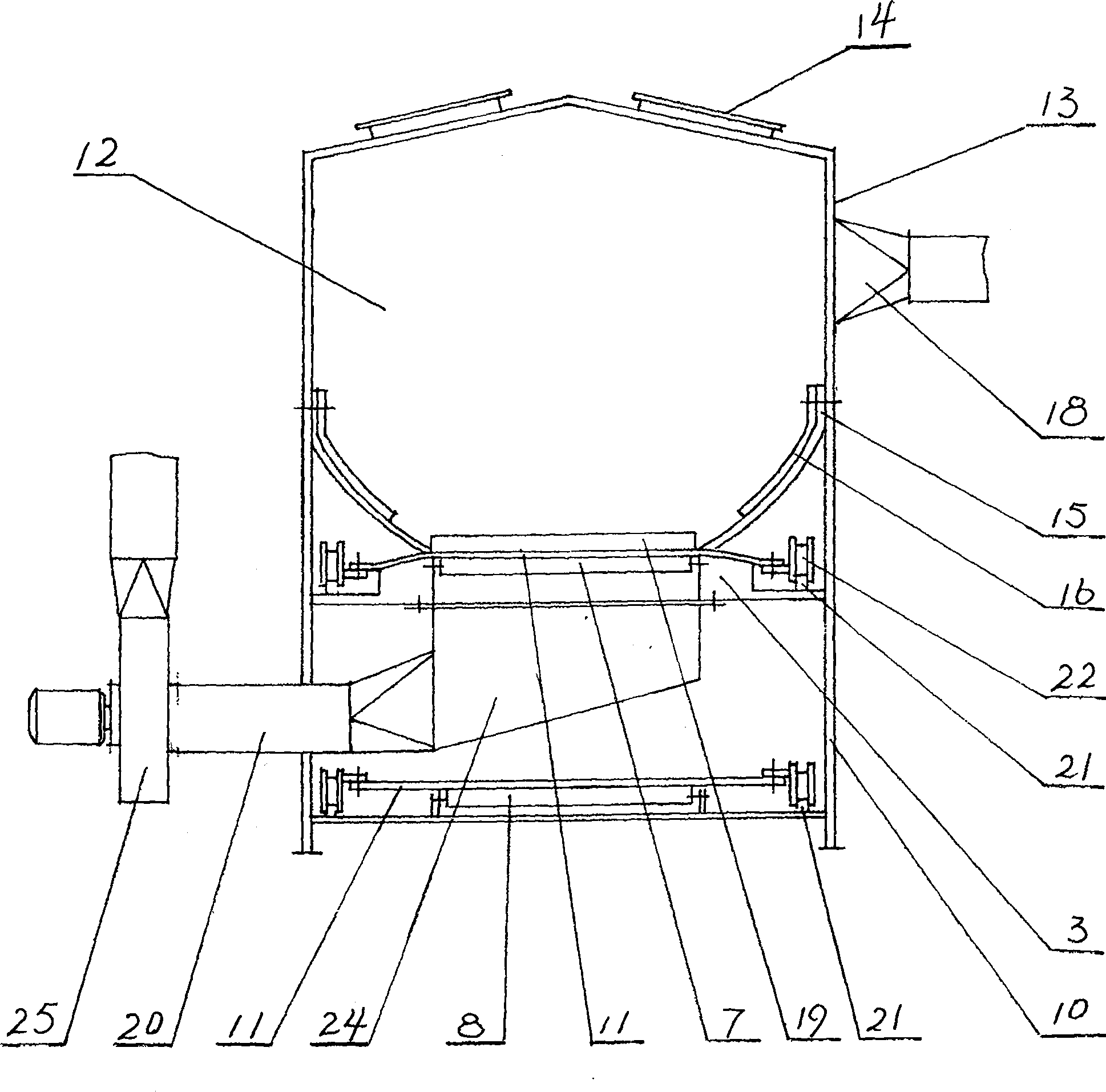 Wind power dewatering low temperature drying method and wind power dewatering low temperature drying machine thereof