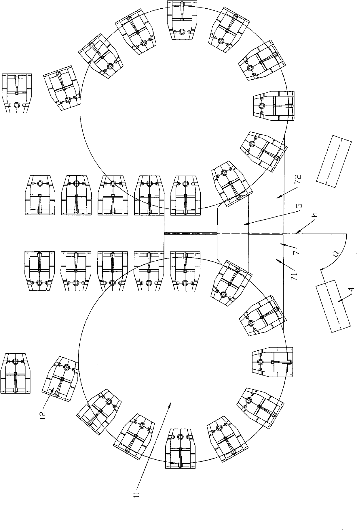 Feeding mechanism for feeding polytetrafluoroethylene membrane into chain clamping device