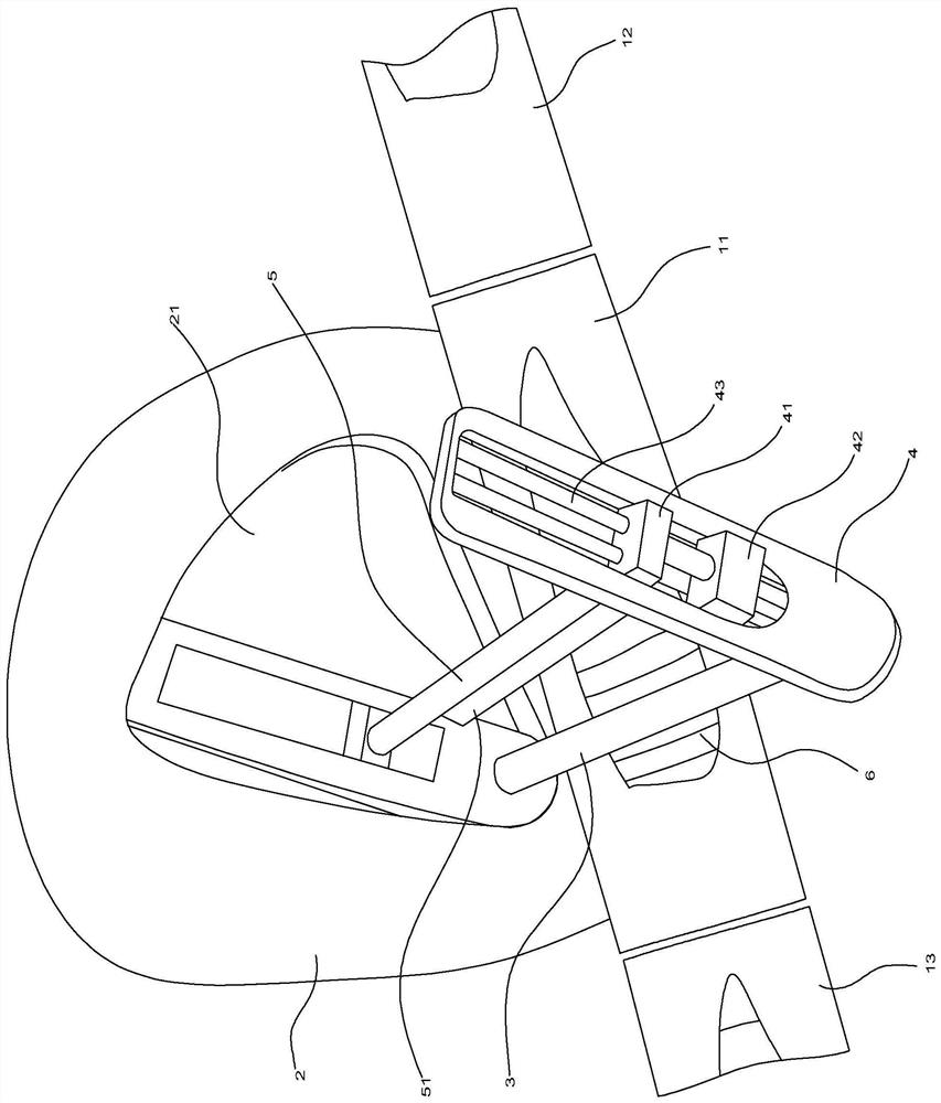 A duck meat slicing device used on a salted duck production line