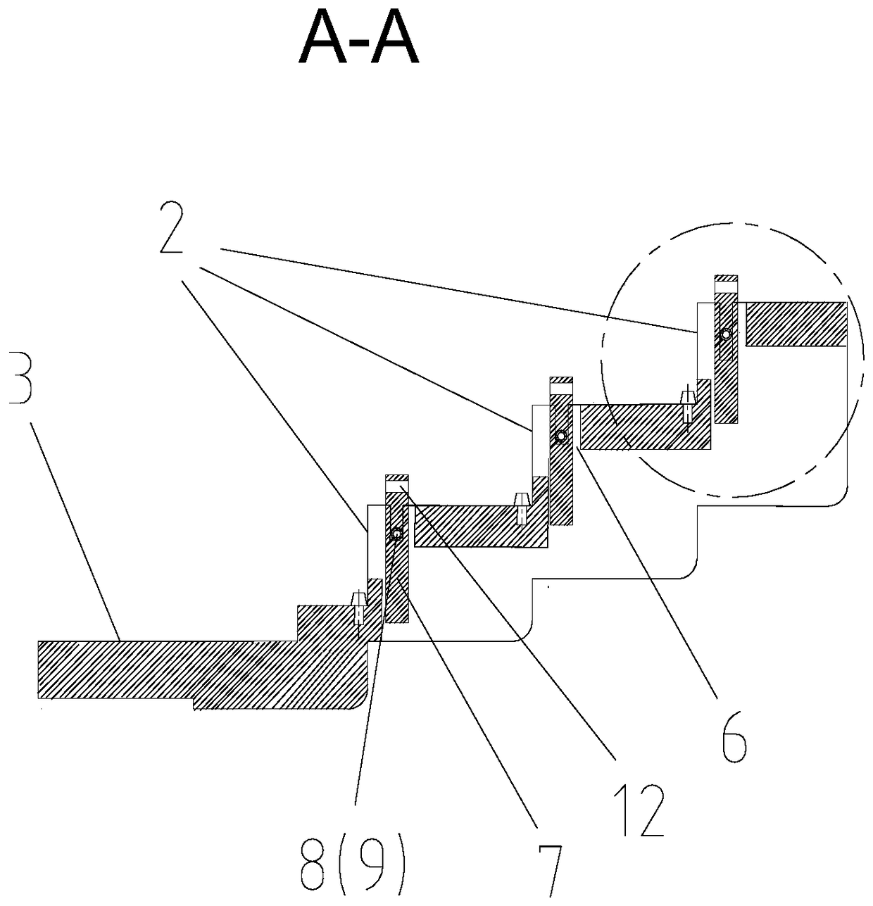 Integrated cleaning fixture for automatically rotating and fixing silicon wafers