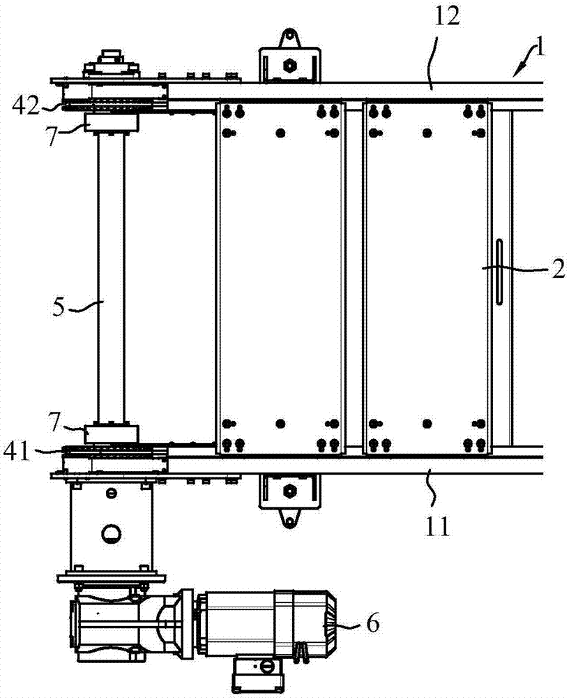 An accumulation type conveyor turning mechanism