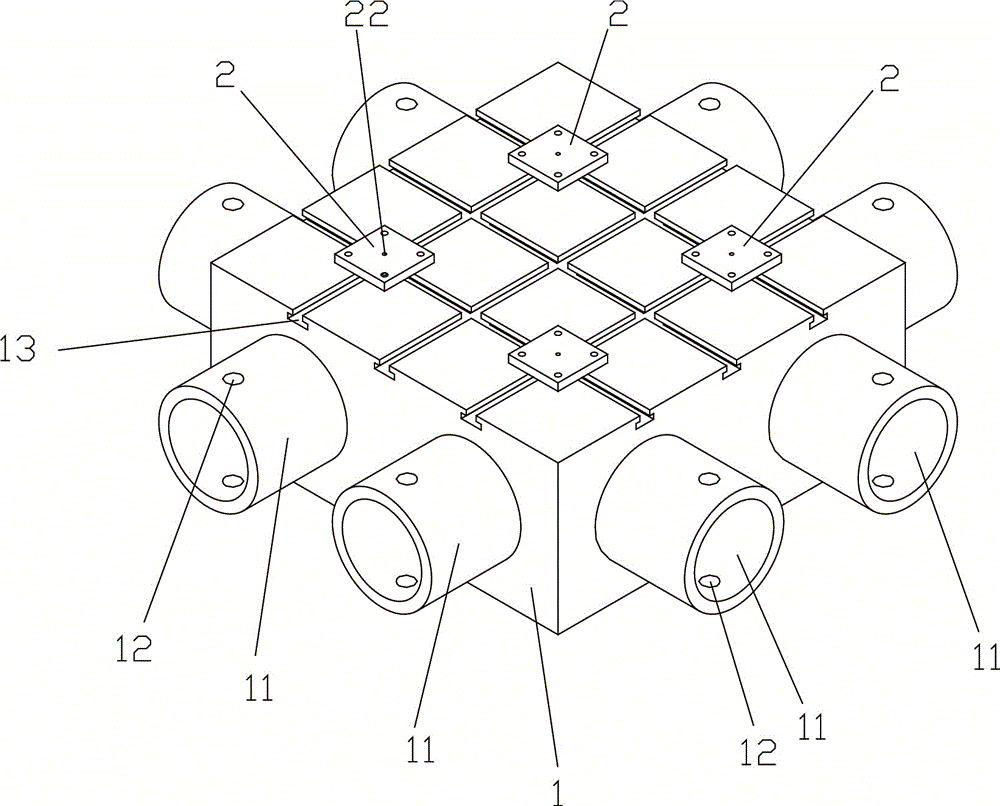 Deep-sea aquaculture system for automatically throwing feed