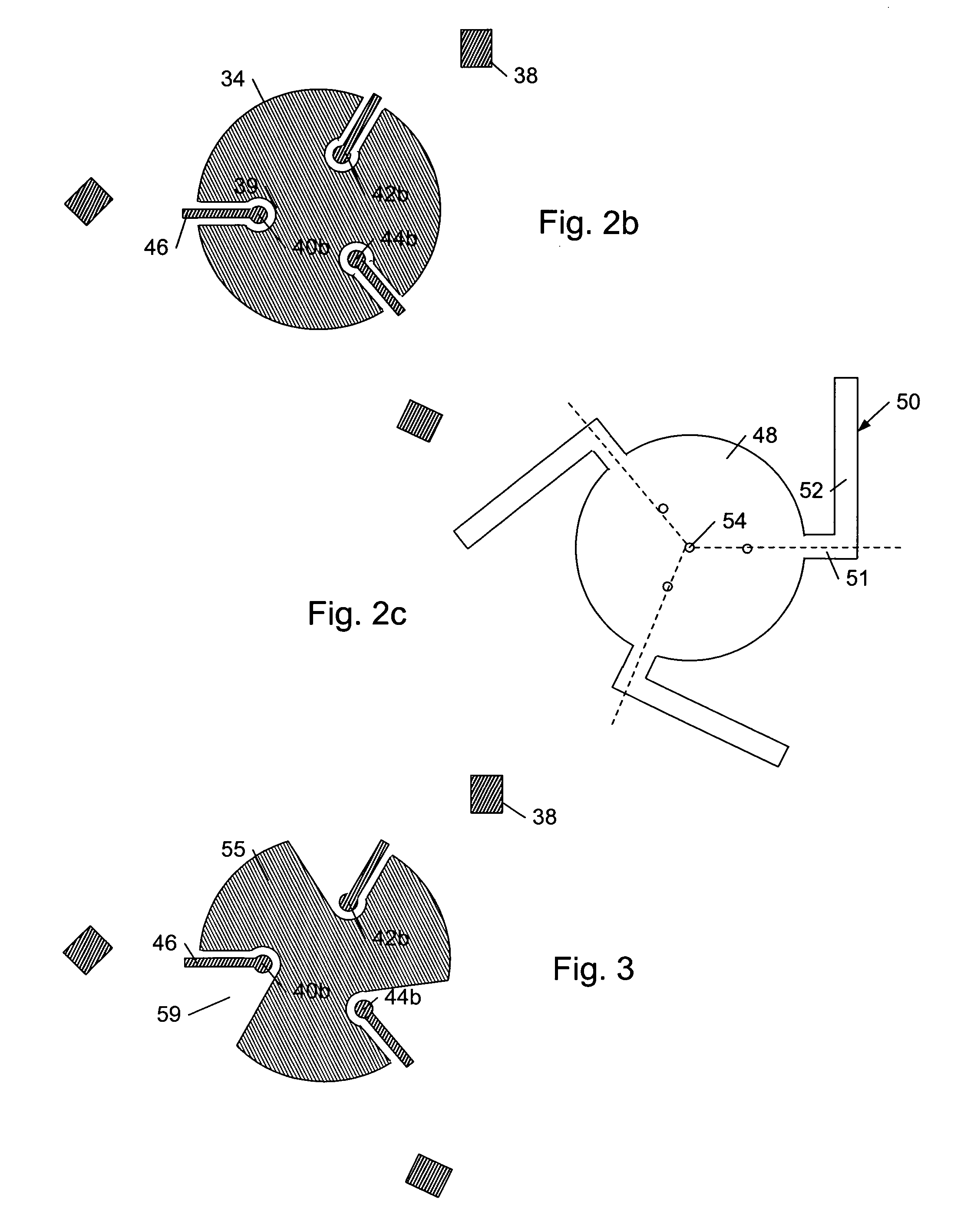 Plate-based microelectromechanical switch having a three-fold relative arrangement of contact structures and support arms