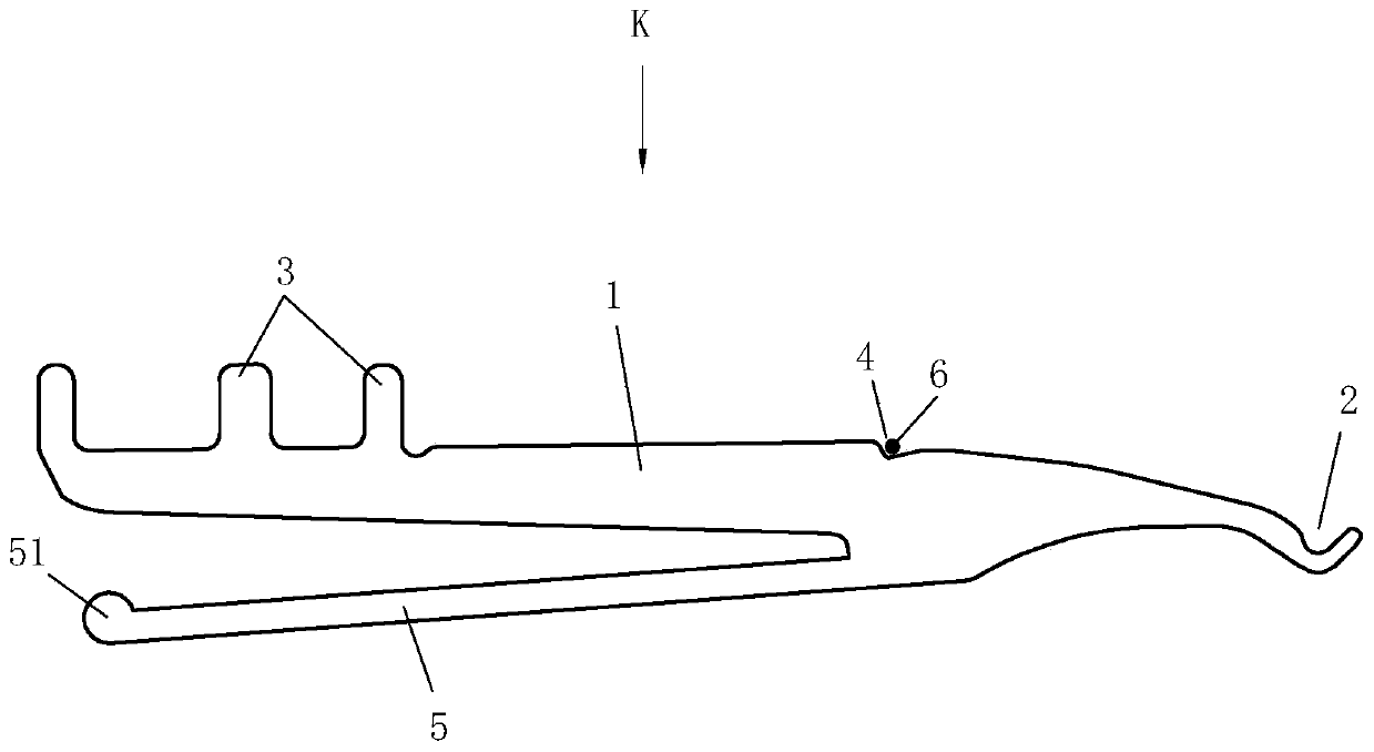 Loop transfer needles capable of being automatically restored and loop transfer mechanism with loop transfer needles