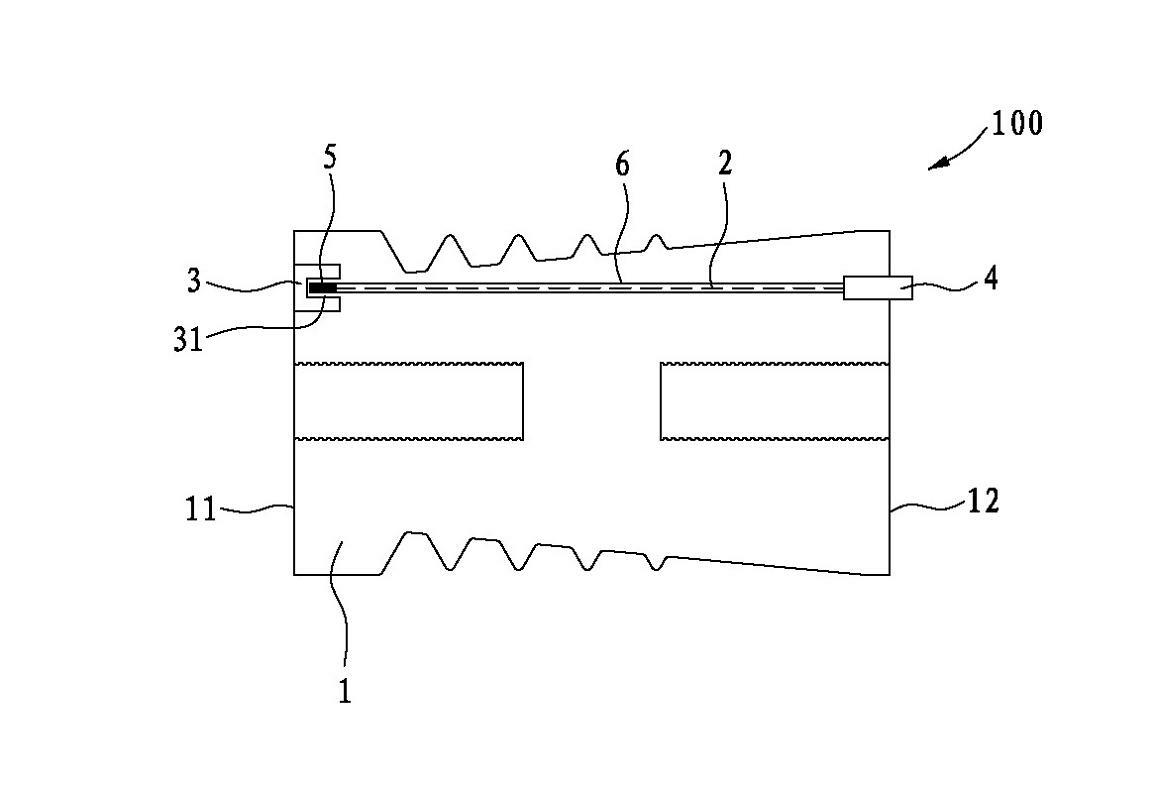 Optical fiber composite insulator for measuring temperature of high-voltage busbar and preparation method