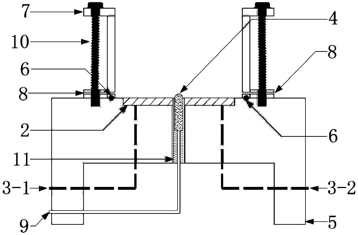 An instrument and method for transient rapid testing of water-holding characteristic curve of strong structural soil