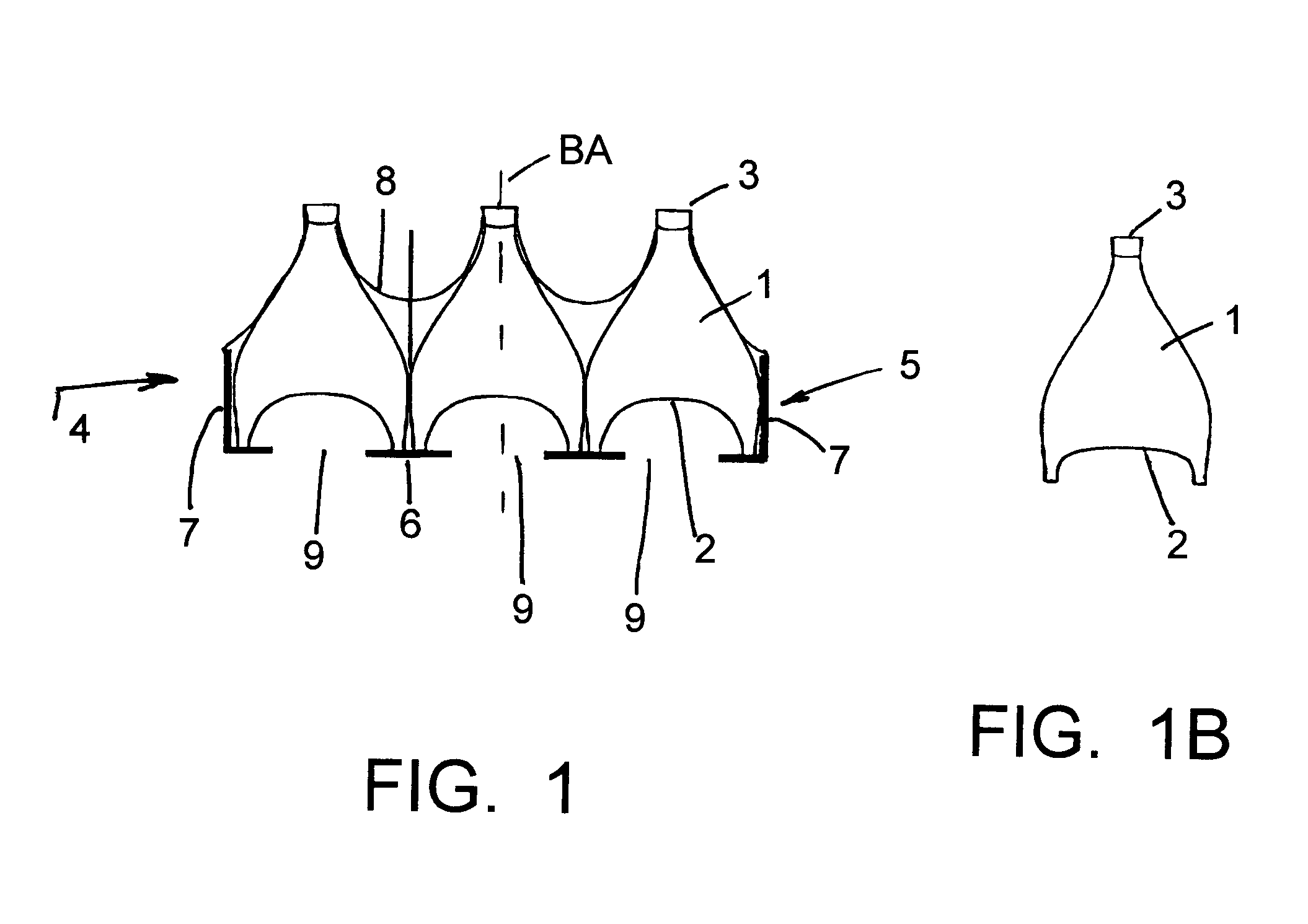 Beverage bottling plant for filling beverage bottles with a liquid beverage material with packing apparatus for packing filled bottles and a method of operation thereof