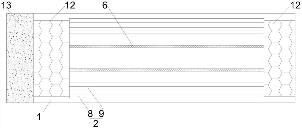 Bidirectional shaped charge blasting charging structure with slotted sleeve